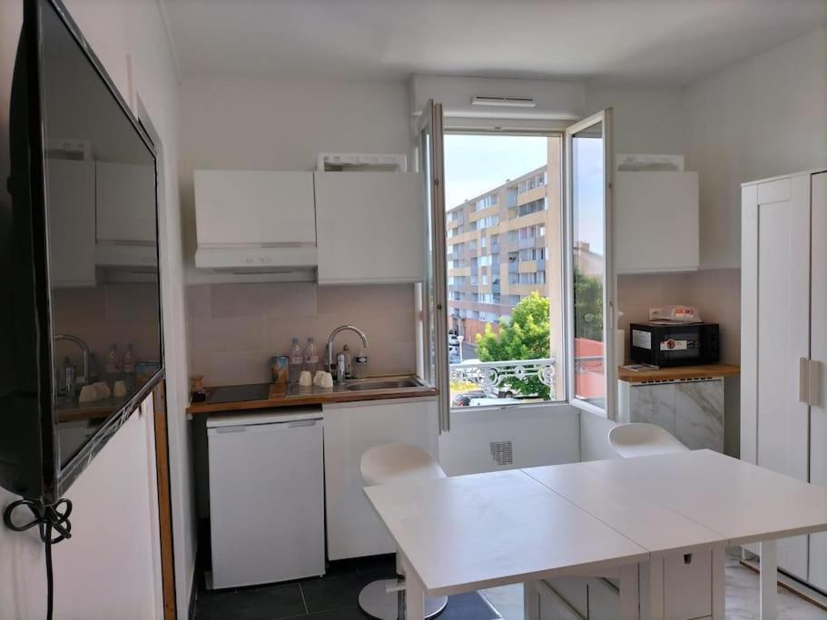 Paris Tourist Apartment, France Stains Kültér fotó