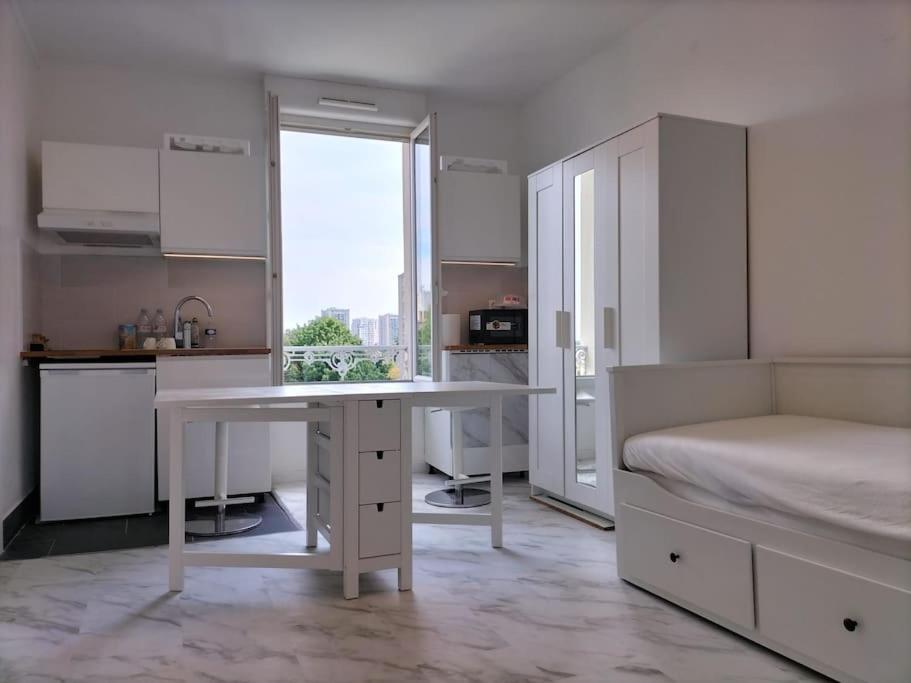 Paris Tourist Apartment, France Stains Kültér fotó