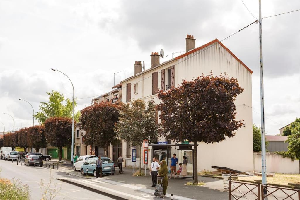 Paris Tourist Apartment, France Stains Kültér fotó